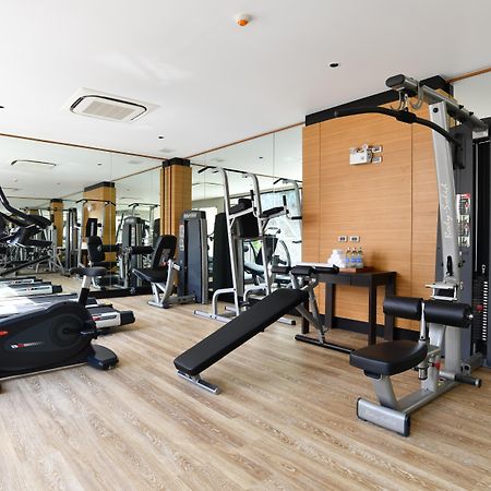 スカイビュー リゾート プーケット パトン ビーチ【SHA Plus+認定】 エクステリア 写真 A gym at a hotel